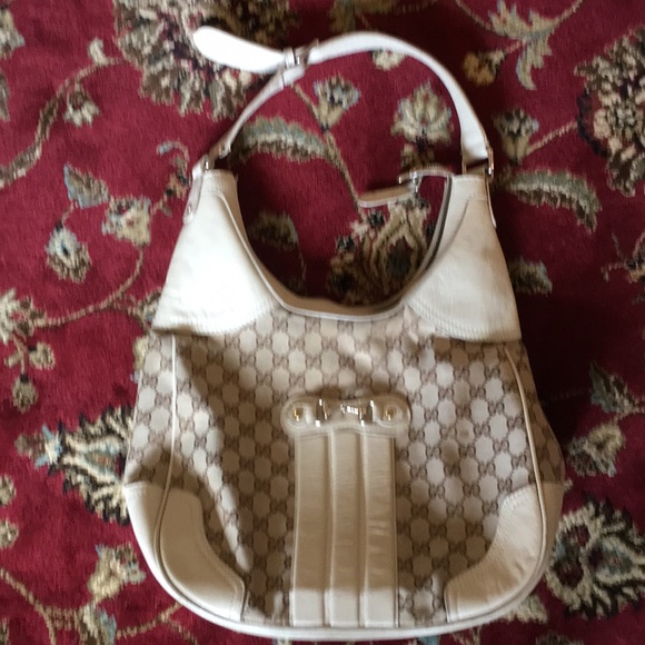Gucci Handbags - Gucci Hobo Bag